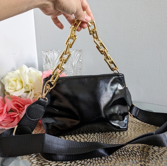 Yves Saint Laurent - Picture 9 of 13